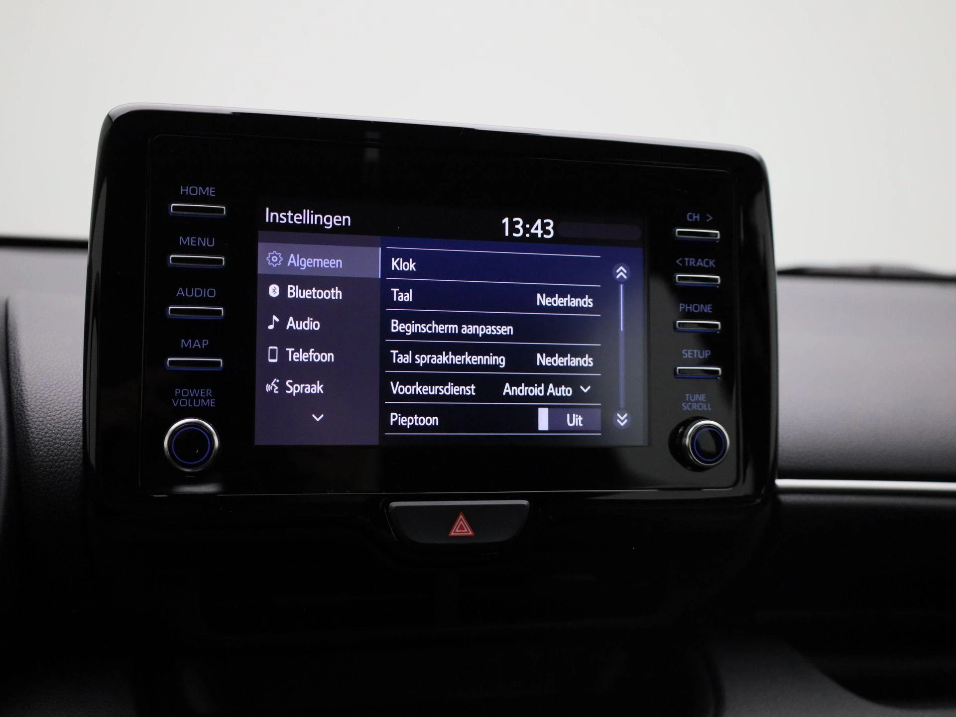 Toyota-Yaris-image-20