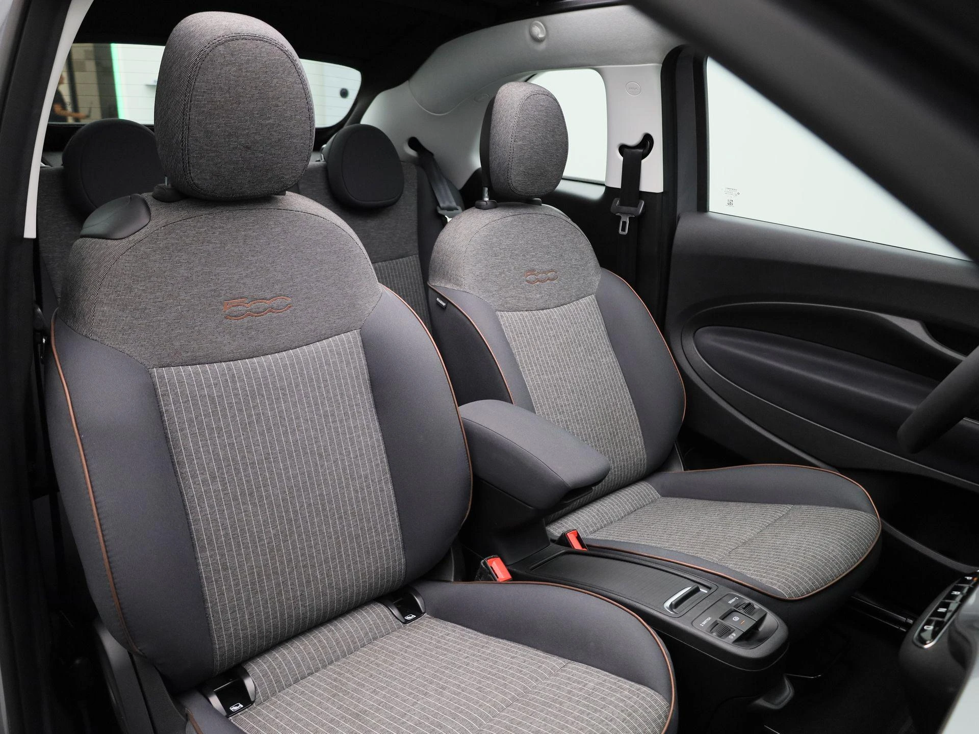 Fiat-500C-image-38