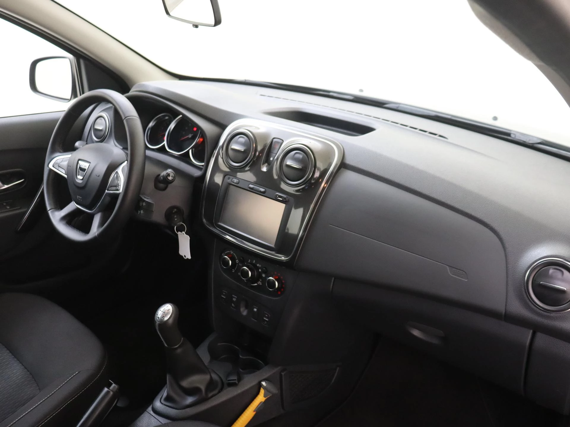 Dacia-Logan-image-4