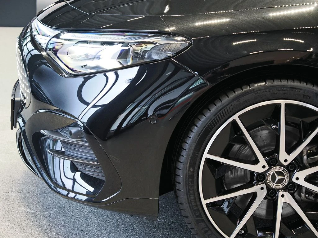 Mercedes-Benz-CLA 250+-image-3
