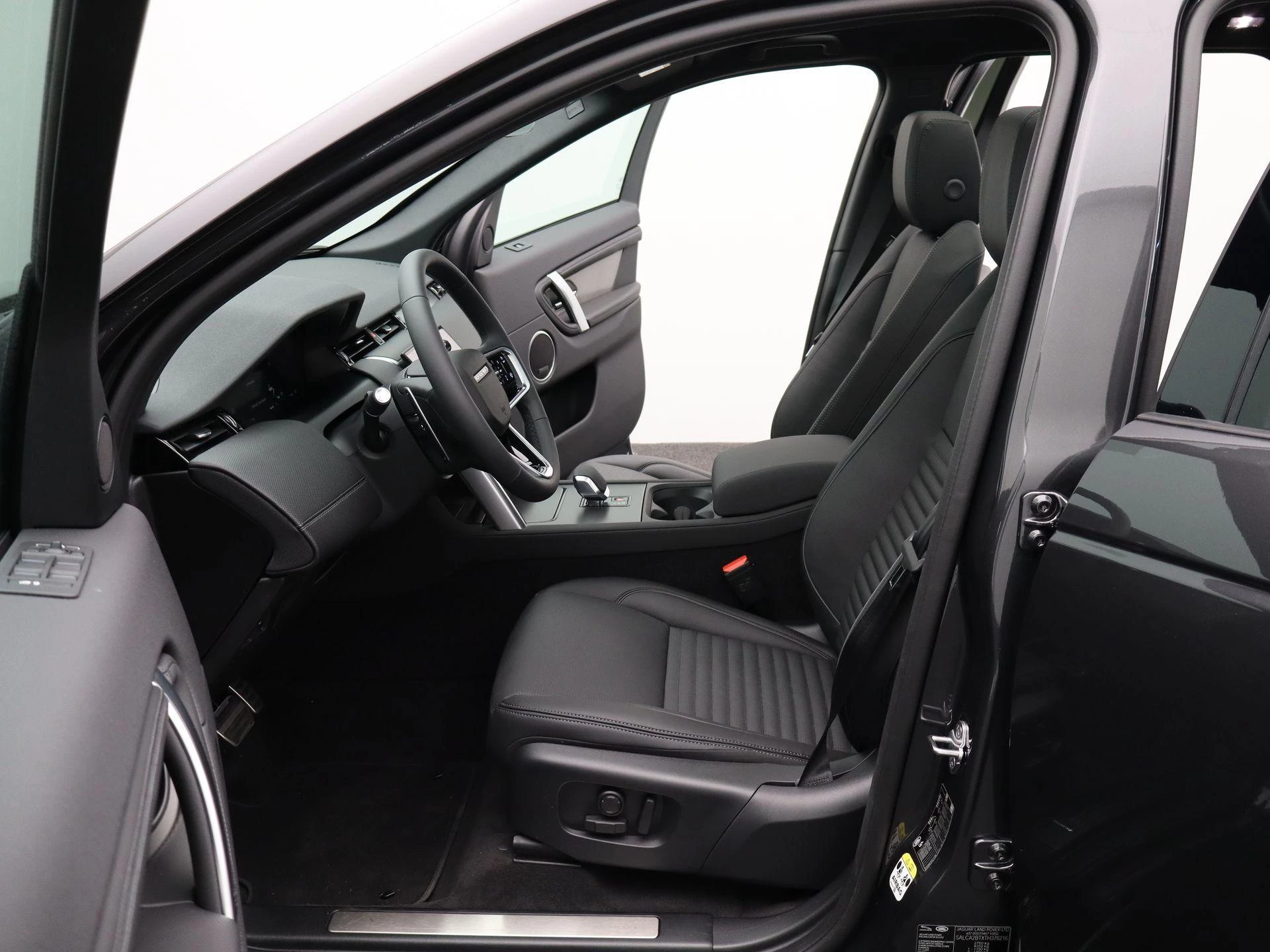 Land Rover-Discovery Sport-image-11