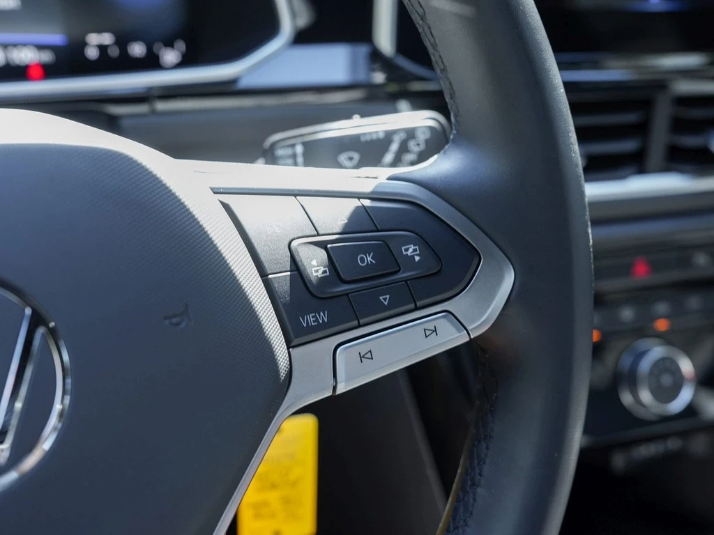 Volkswagen-T-Roc-image-16