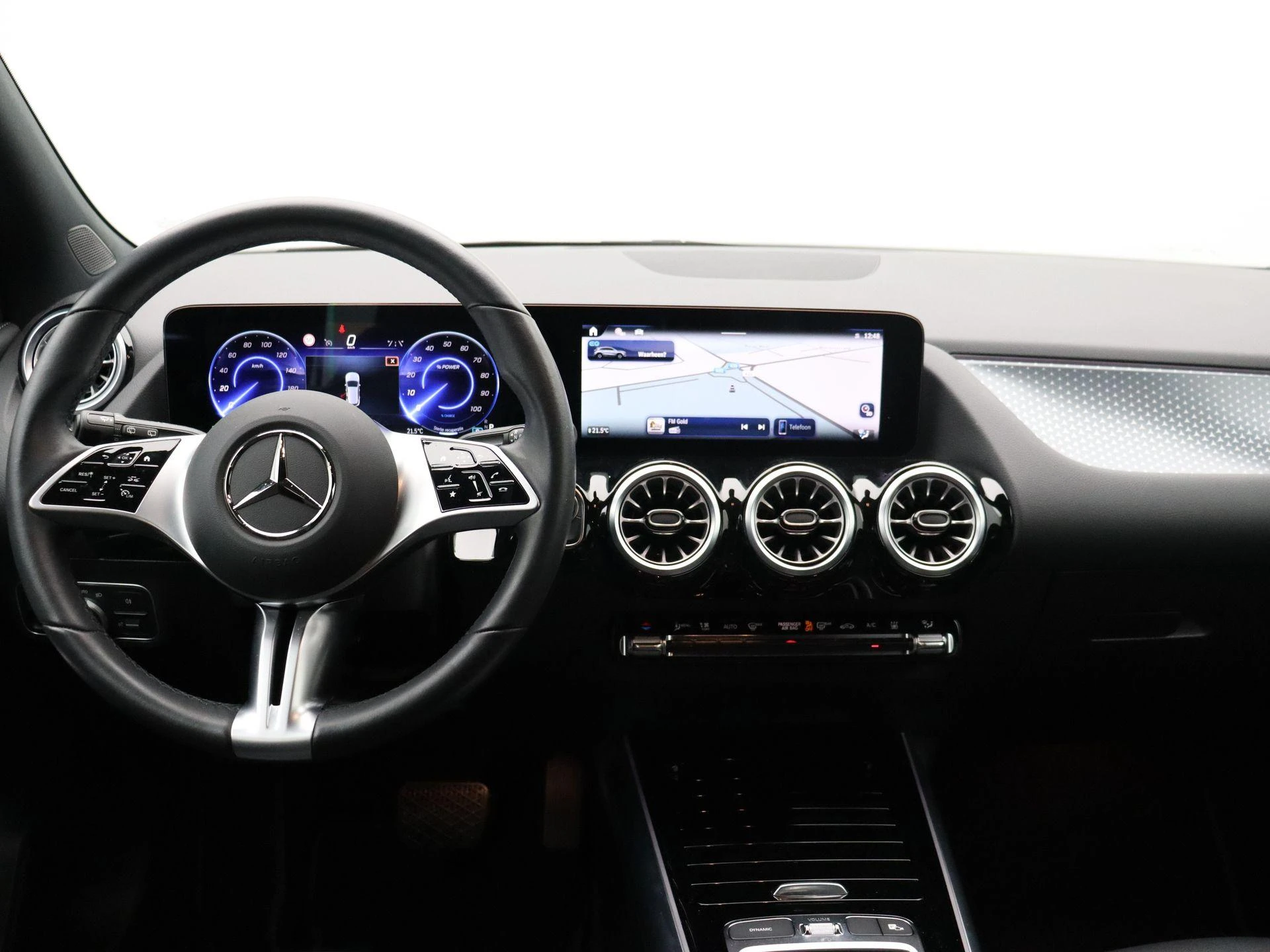 Mercedes-Benz-EQA-image-17