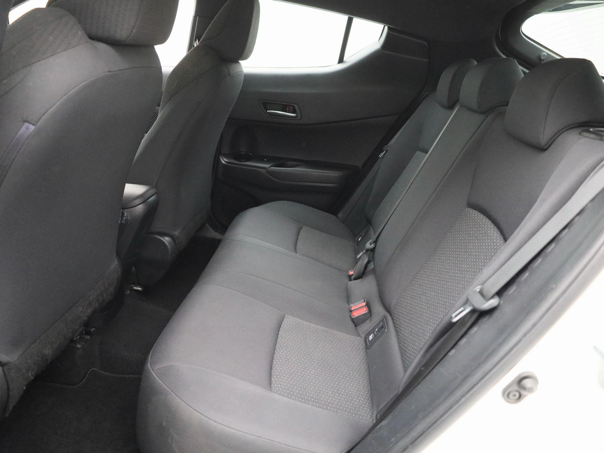 Toyota-C-HR-image-11