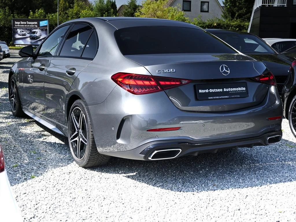 Mercedes-Benz-C-Klasse 300-image-5