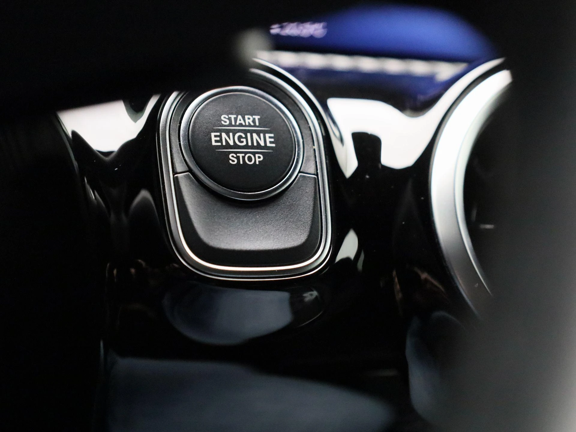 Mercedes-Benz-CLA-image-19