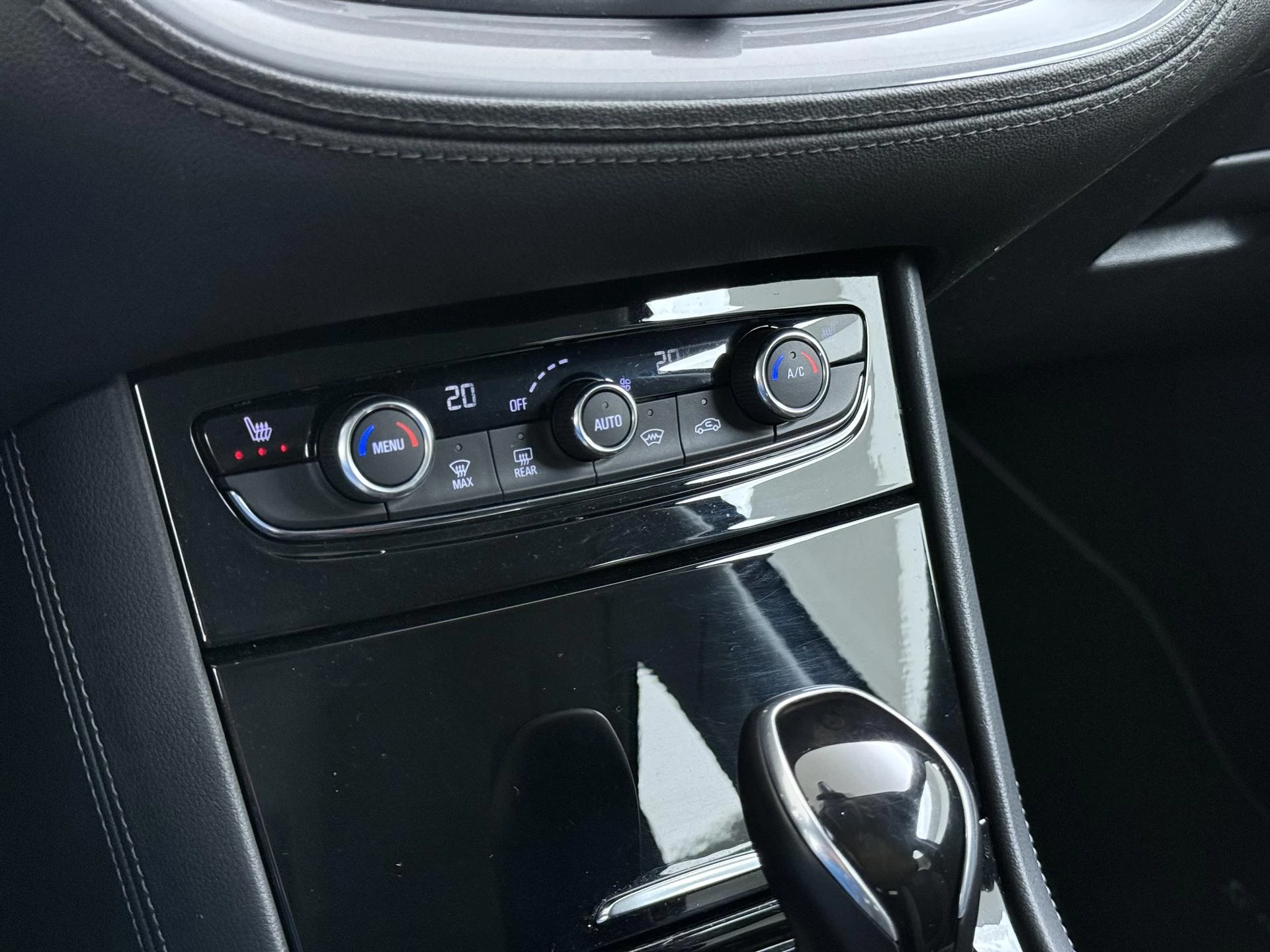 Opel-Grandland X-image-24