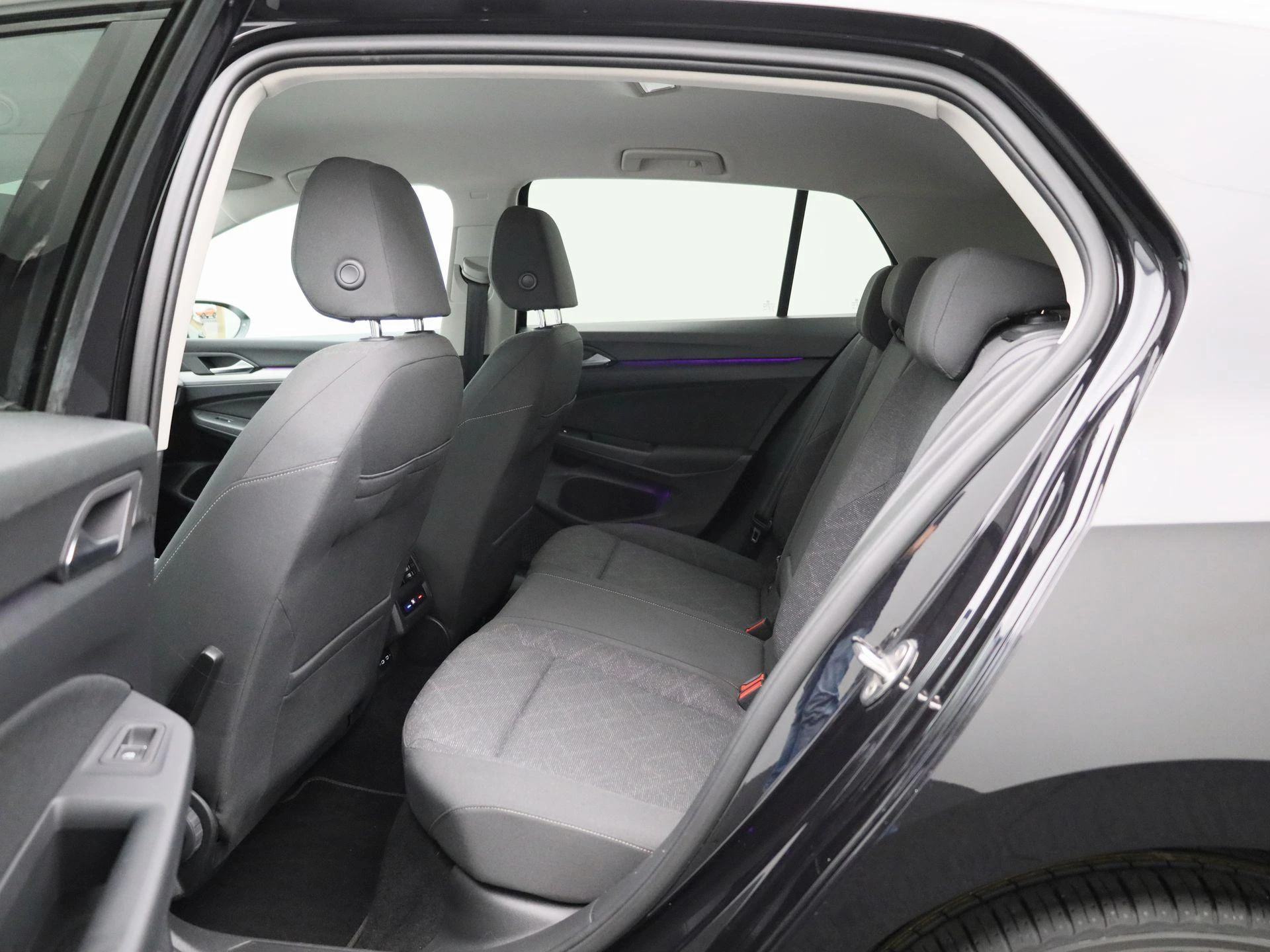 Volkswagen-Golf-image-11