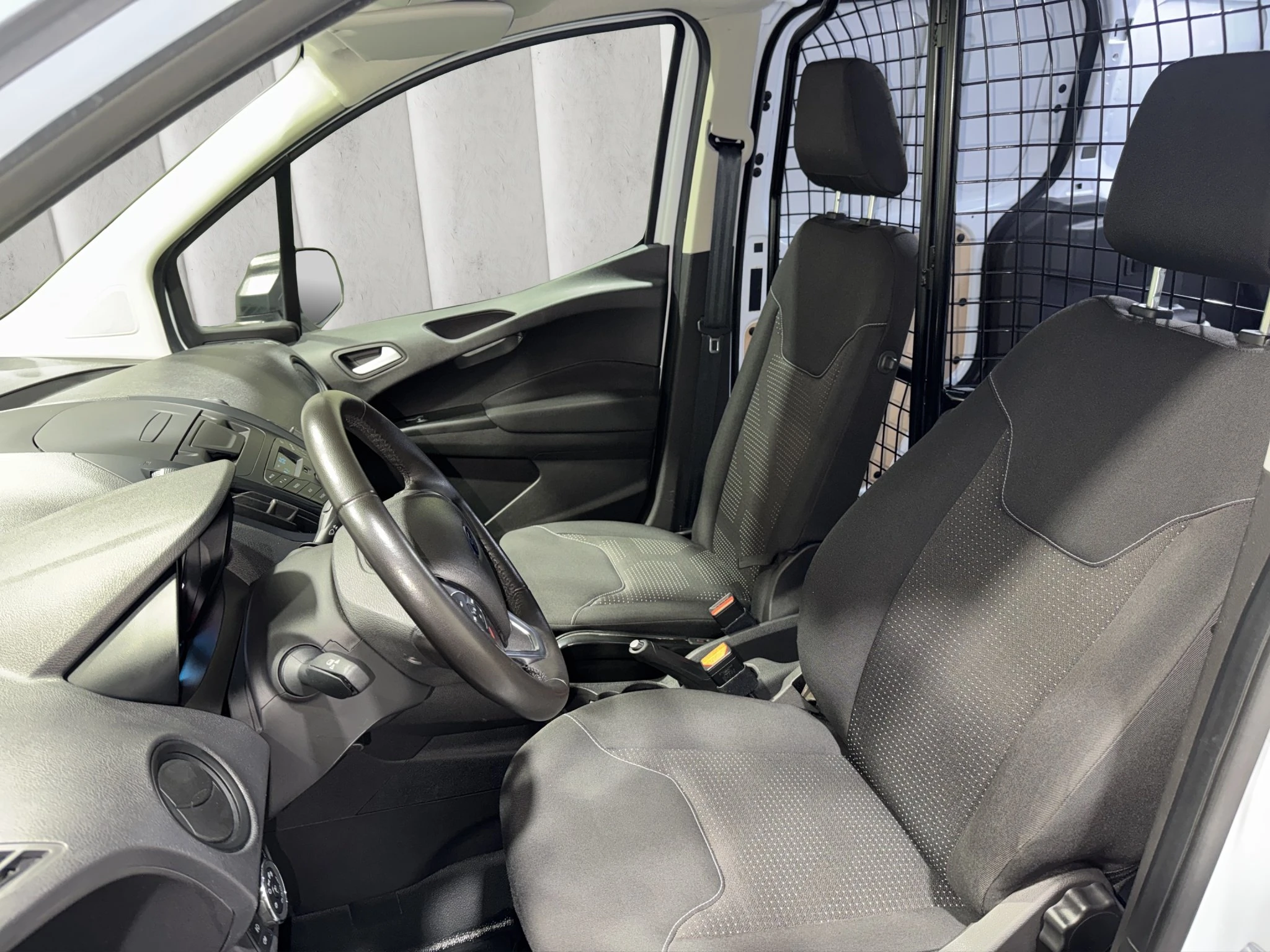 Ford Transit Courier Trend 1.0 EcoBoost 74kW Lieferwagen. 4-türig