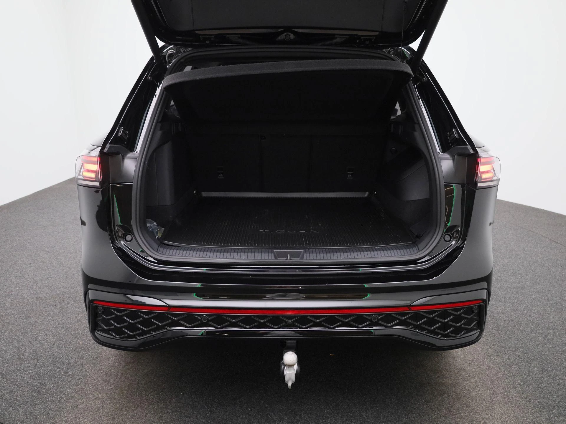 Volkswagen-Tiguan-image-11