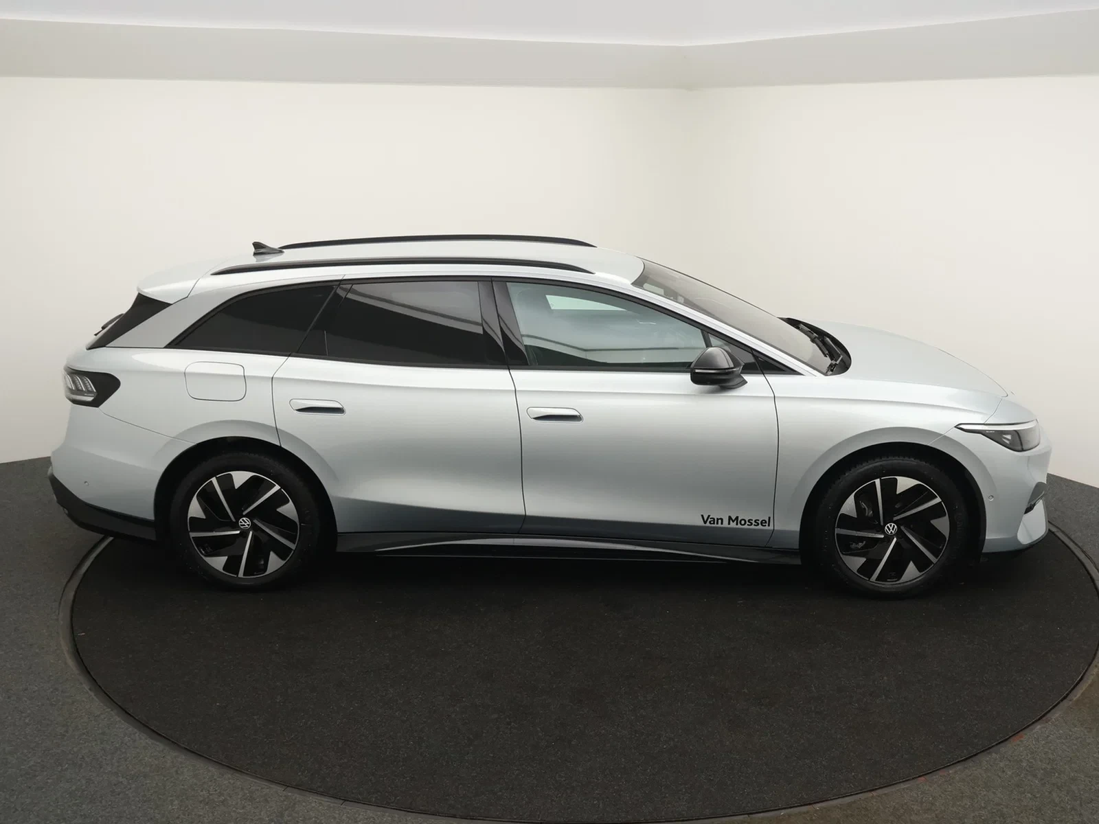 Volkswagen ID.7 Tourer Pro Business Premium 77 kWh 286 pk *TREKHAAK* DEMO