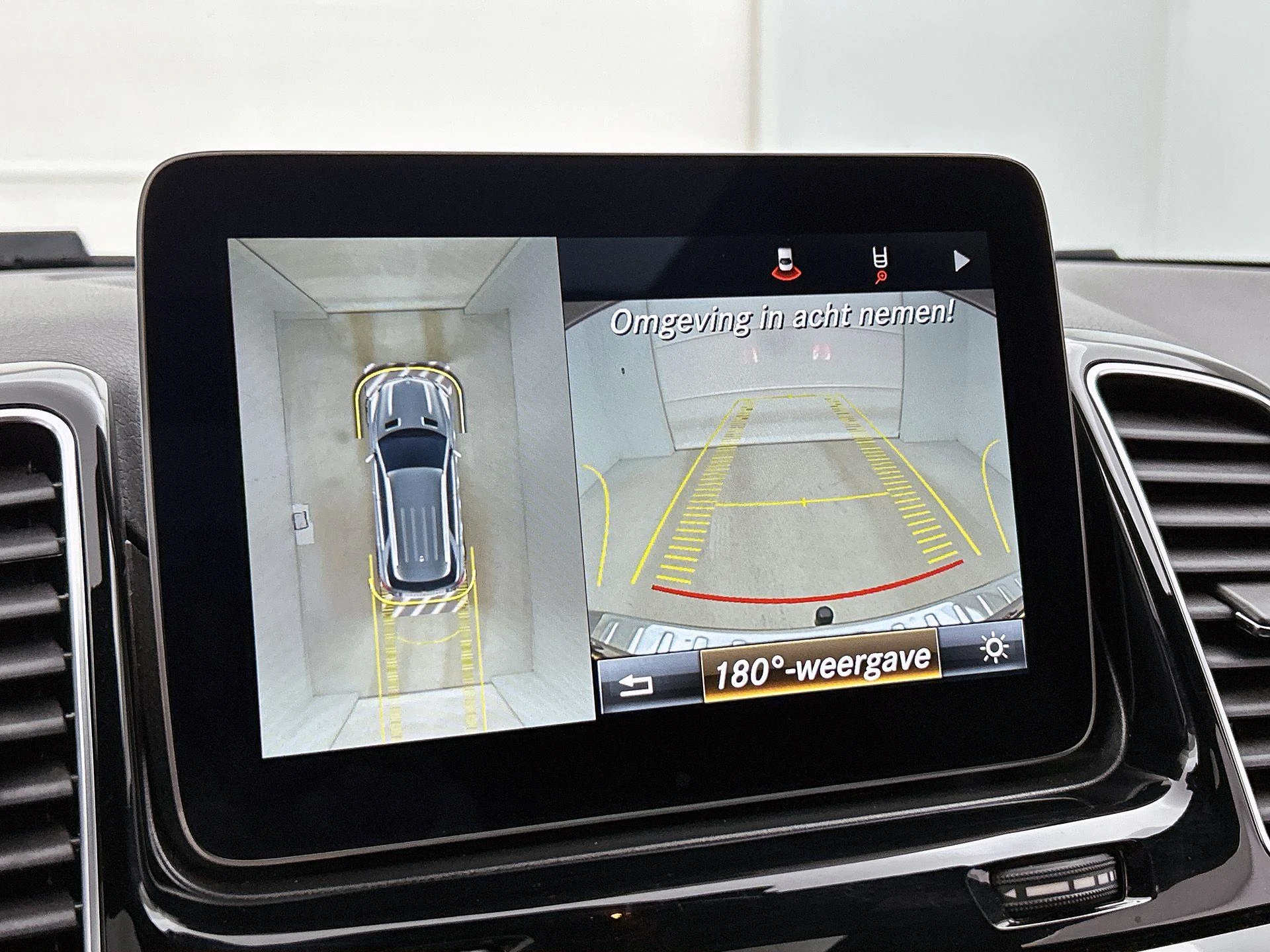 Mercedes-Benz-GLE-image-17
