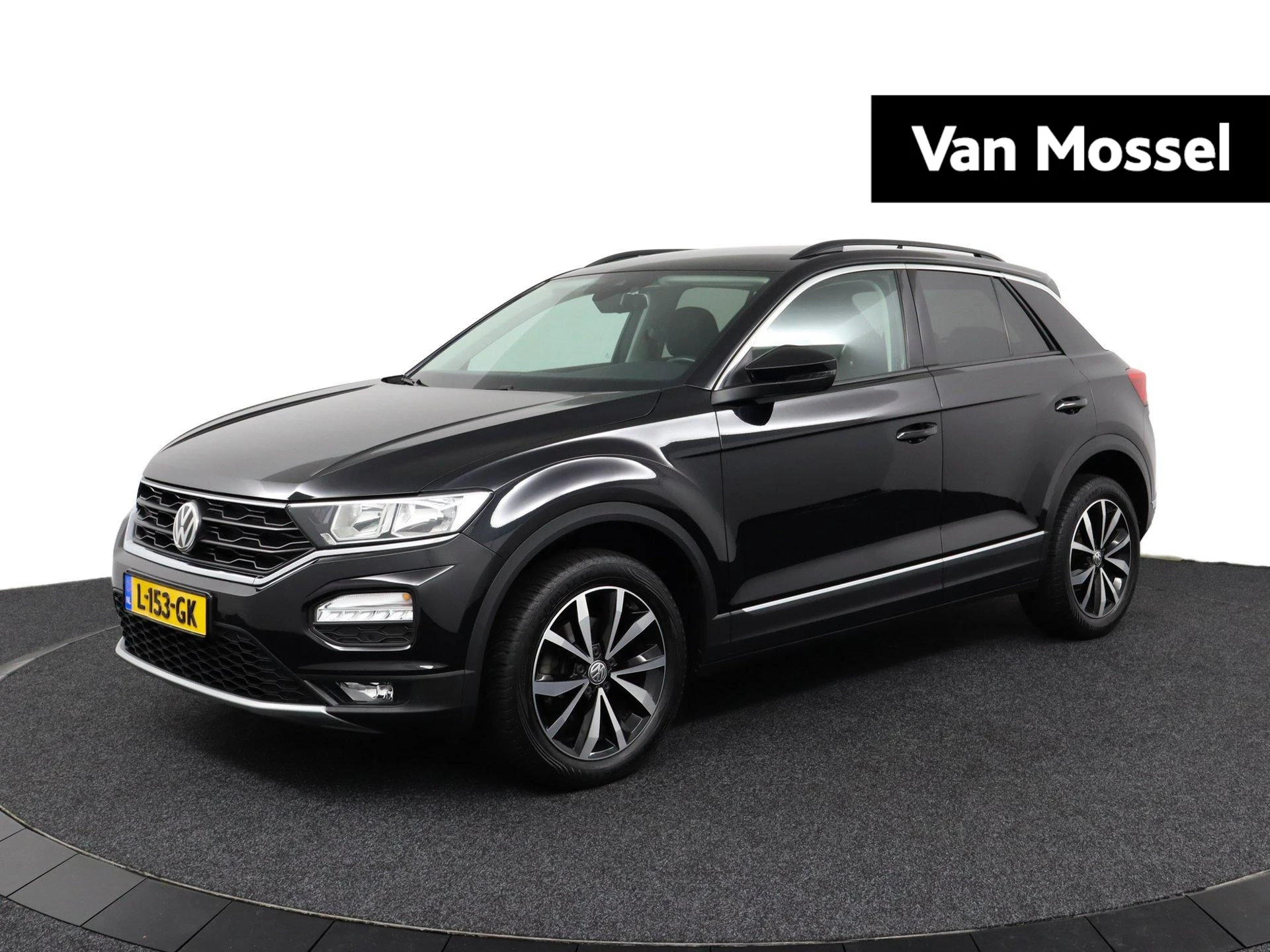 Volkswagen-T-Roc-image-0