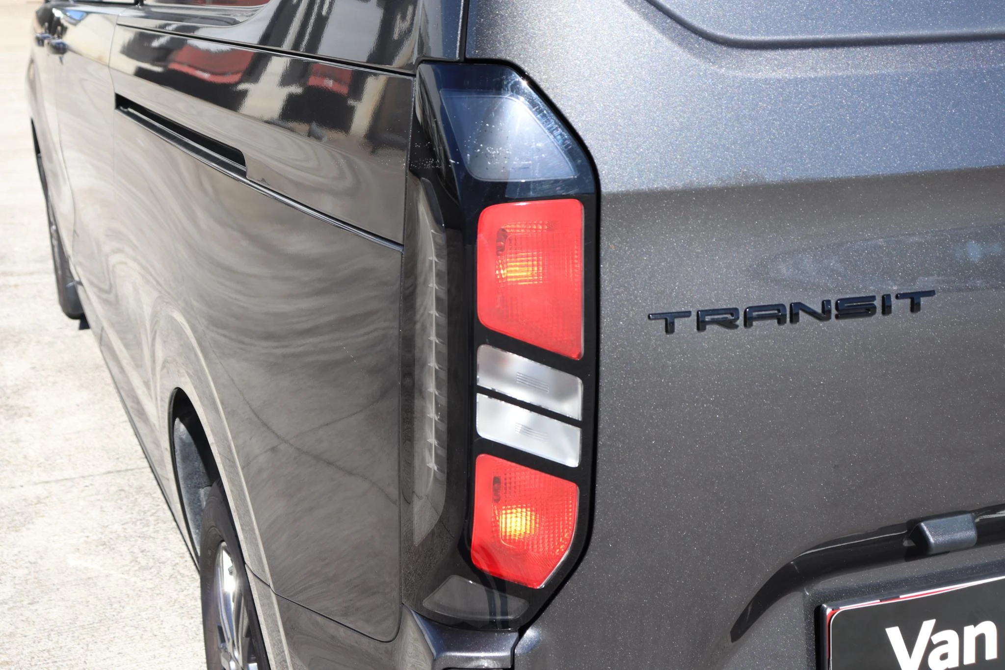 Ford-Transit Custom-image-6