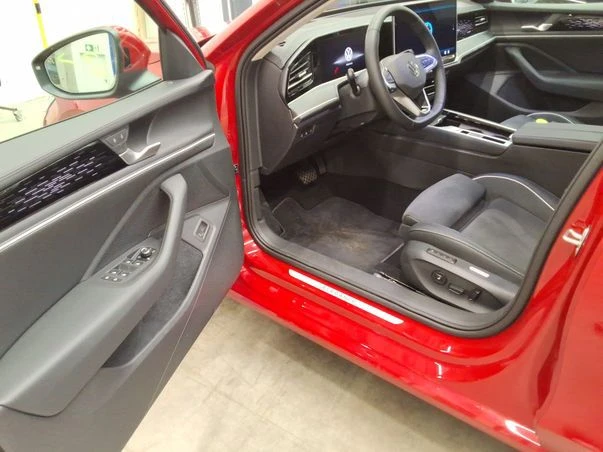 Volkswagen-Passat-image-2