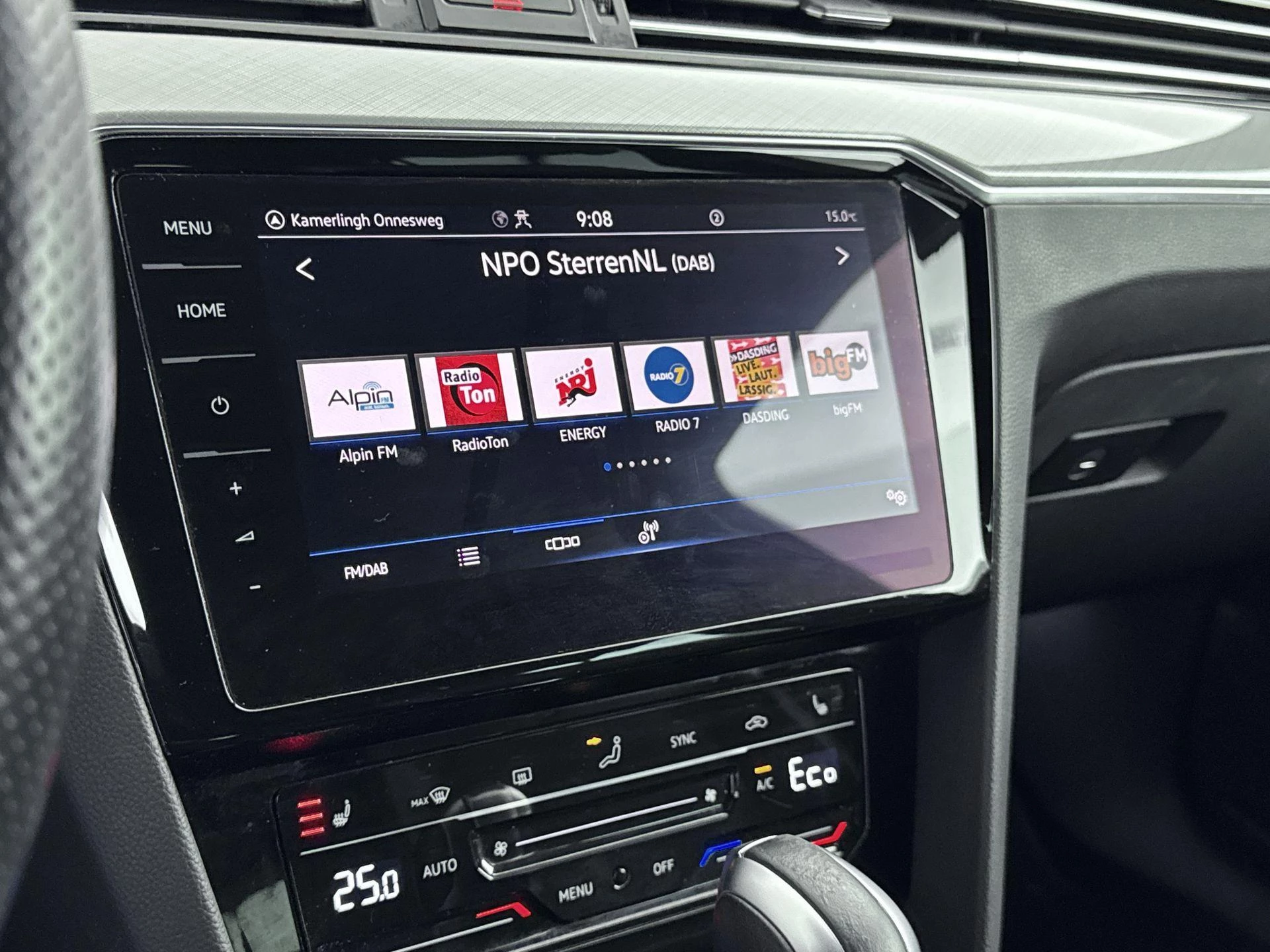 Volkswagen-Passat-image-6