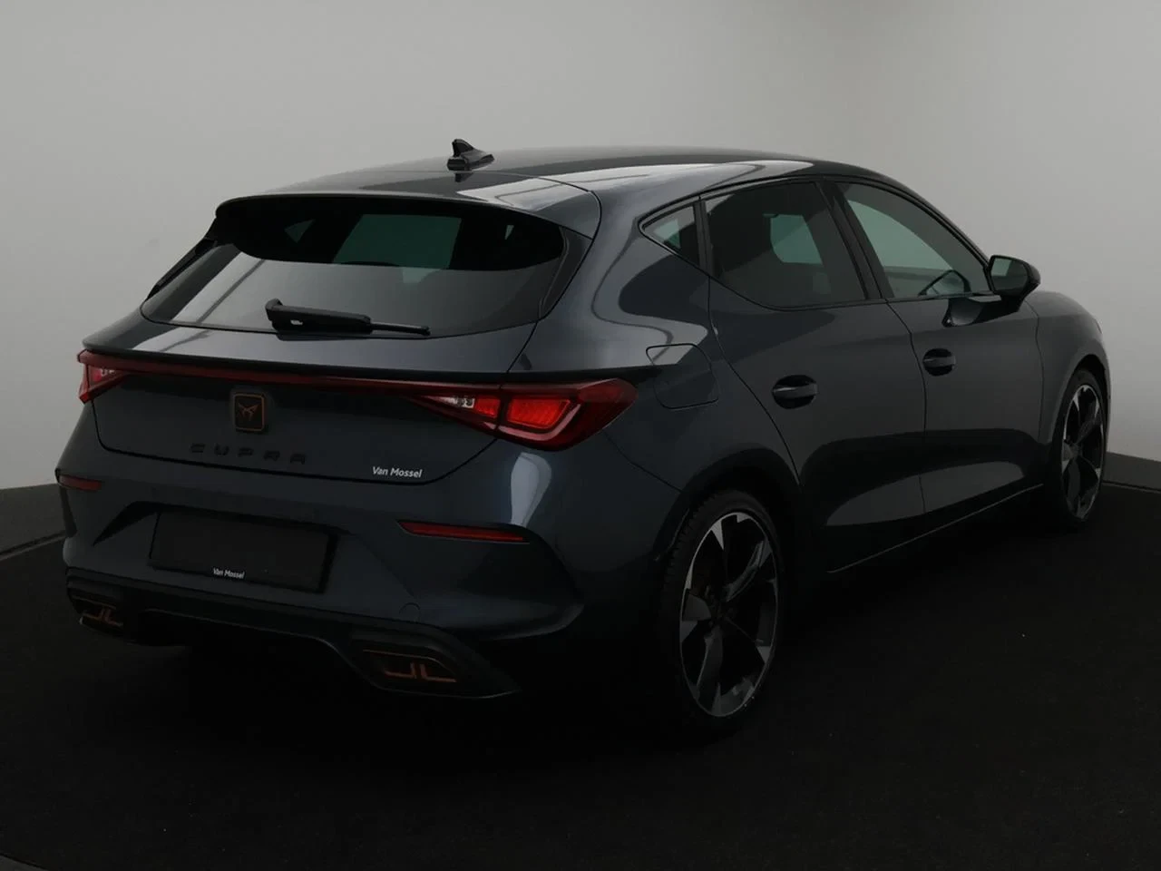 CUPRA-Leon-image-21
