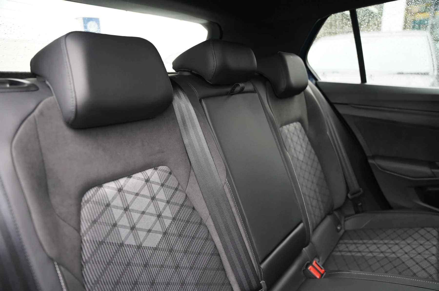 Volkswagen-Golf-image-10