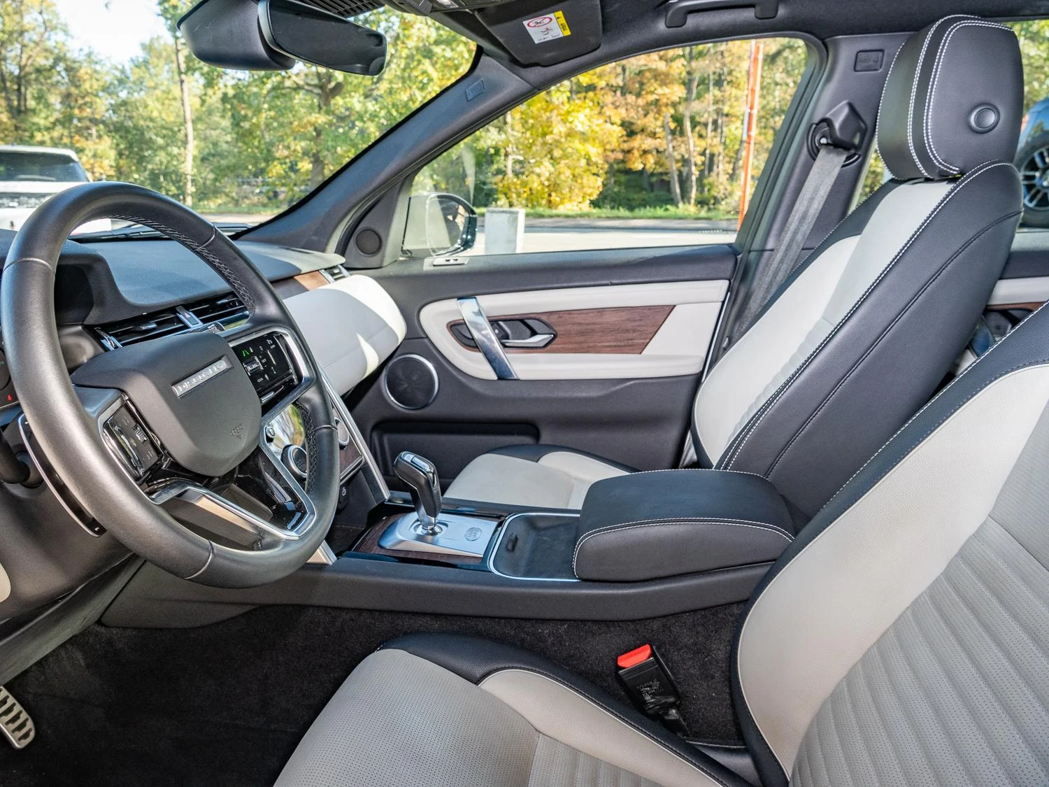 Land Rover-Discovery Sport-image-7