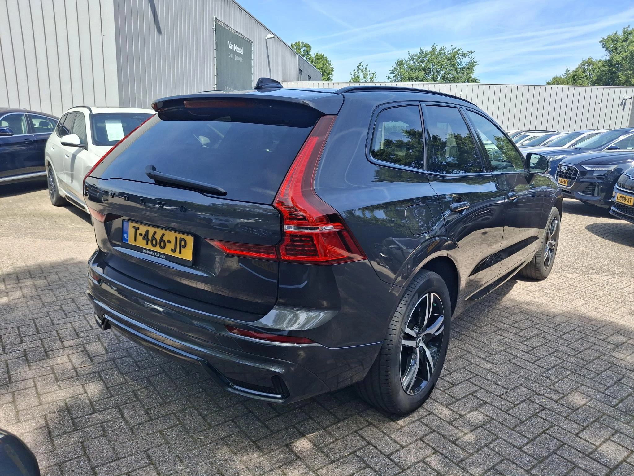 Volvo XC60 2.0 B4 R-Design