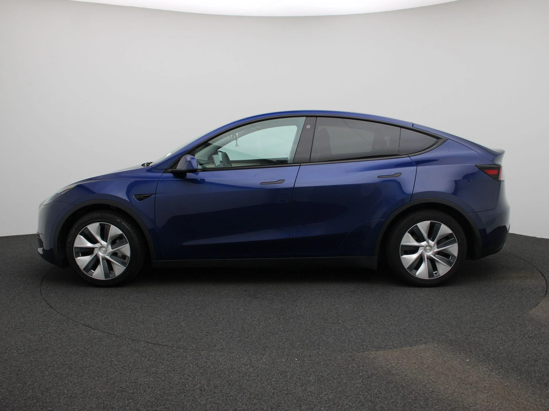 Tesla-Model Y-image-3