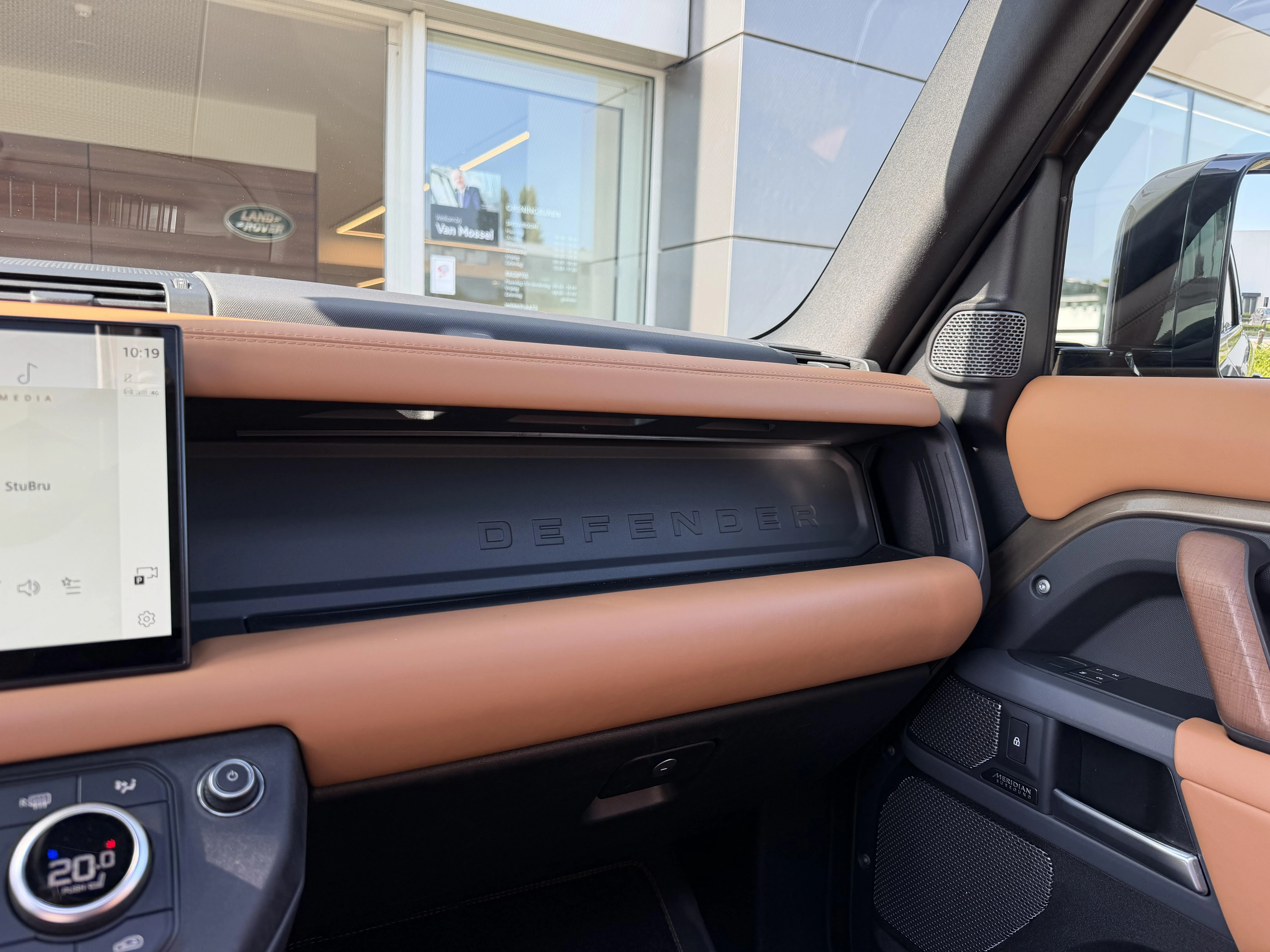 Land Rover Defender 110 P400e X AWD Auto