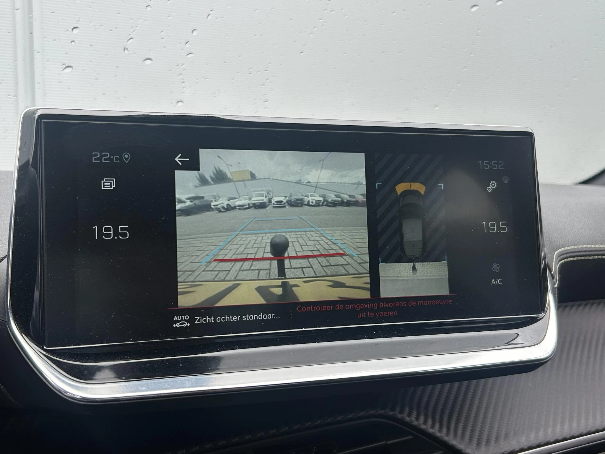 Peugeot-208-image-15