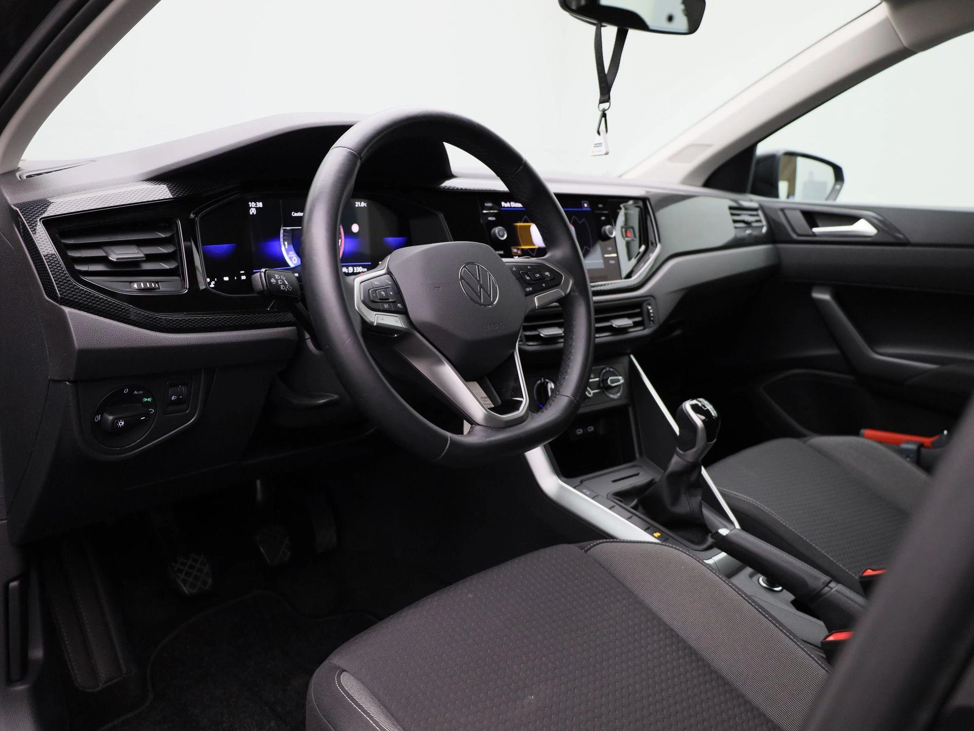 Volkswagen-Polo-image-29