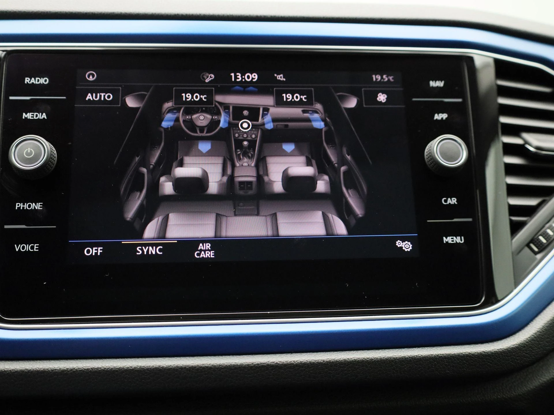 Volkswagen-T-Roc-image-31