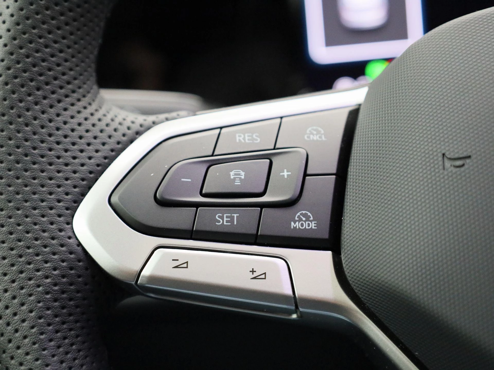 Volkswagen-Golf-image-18