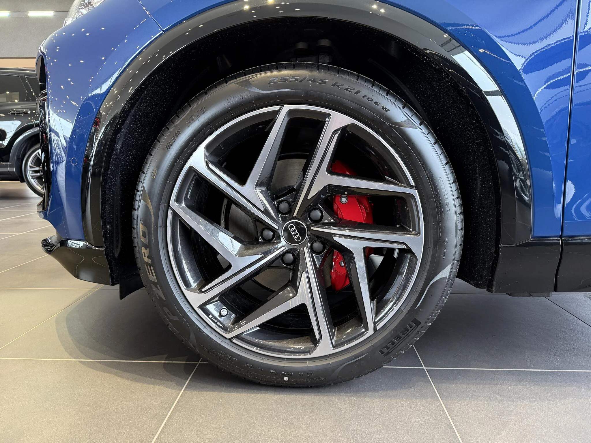 Audi-Q6 e-tron-image-3