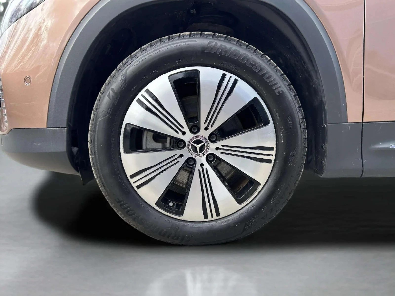 Mercedes-Benz-EQB-image-8