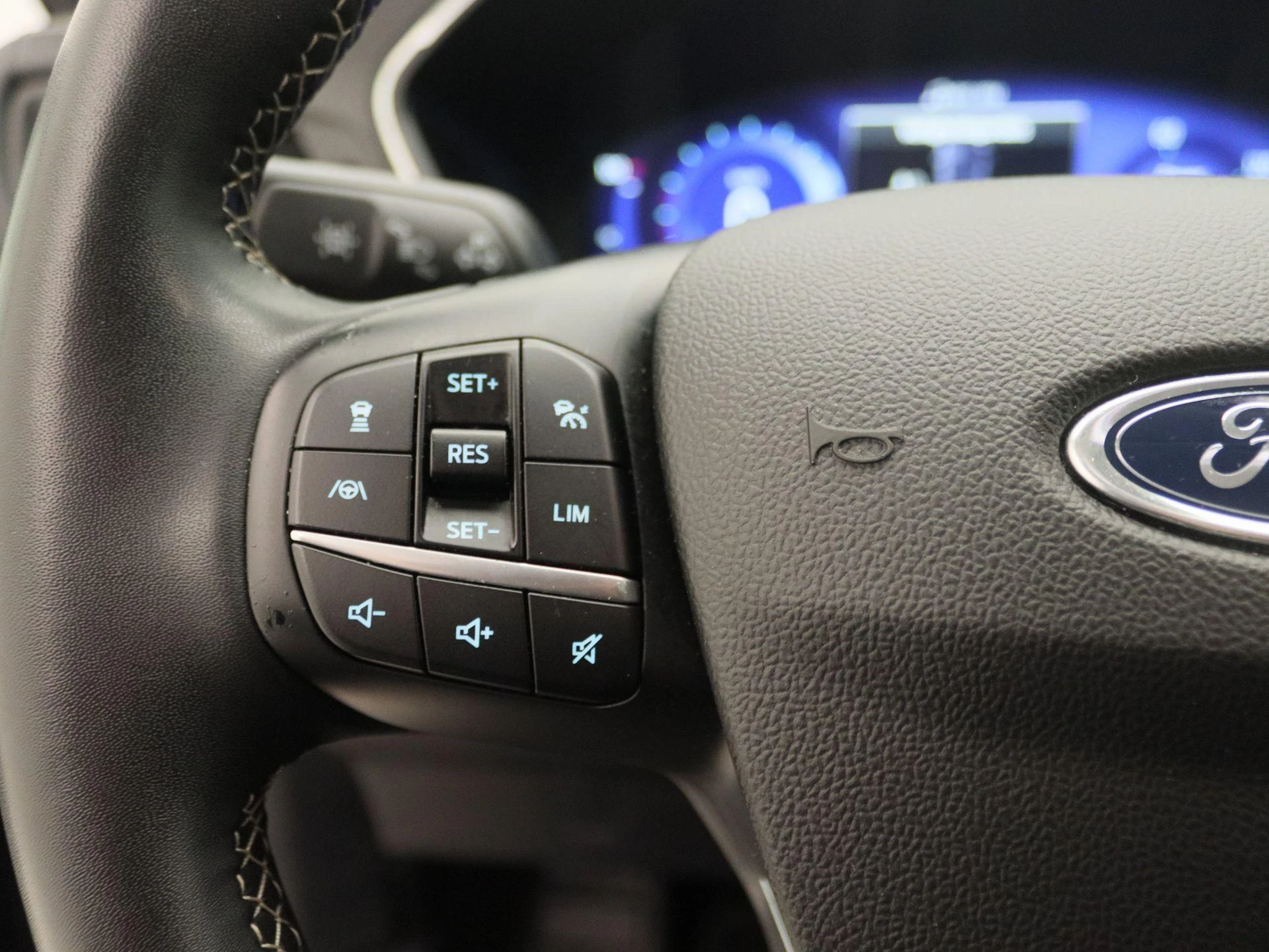 Ford-Kuga-image-19