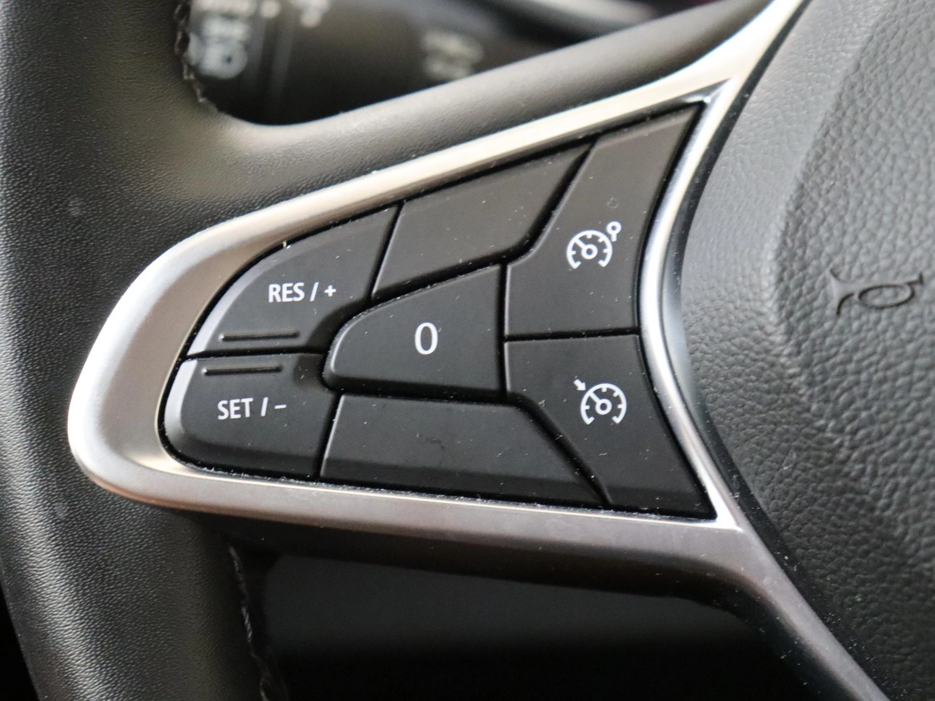 Renault-Clio-image-12