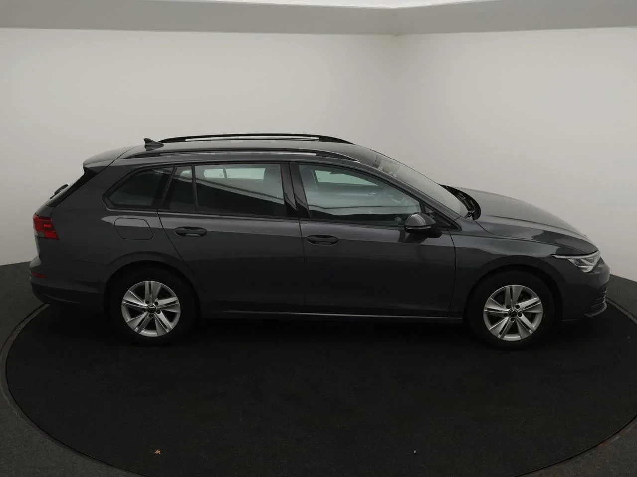 Volkswagen-Golf-image-6