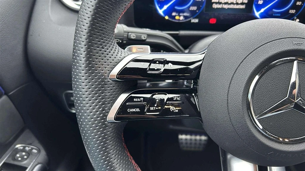 Mercedes-Benz-EQA-image-11