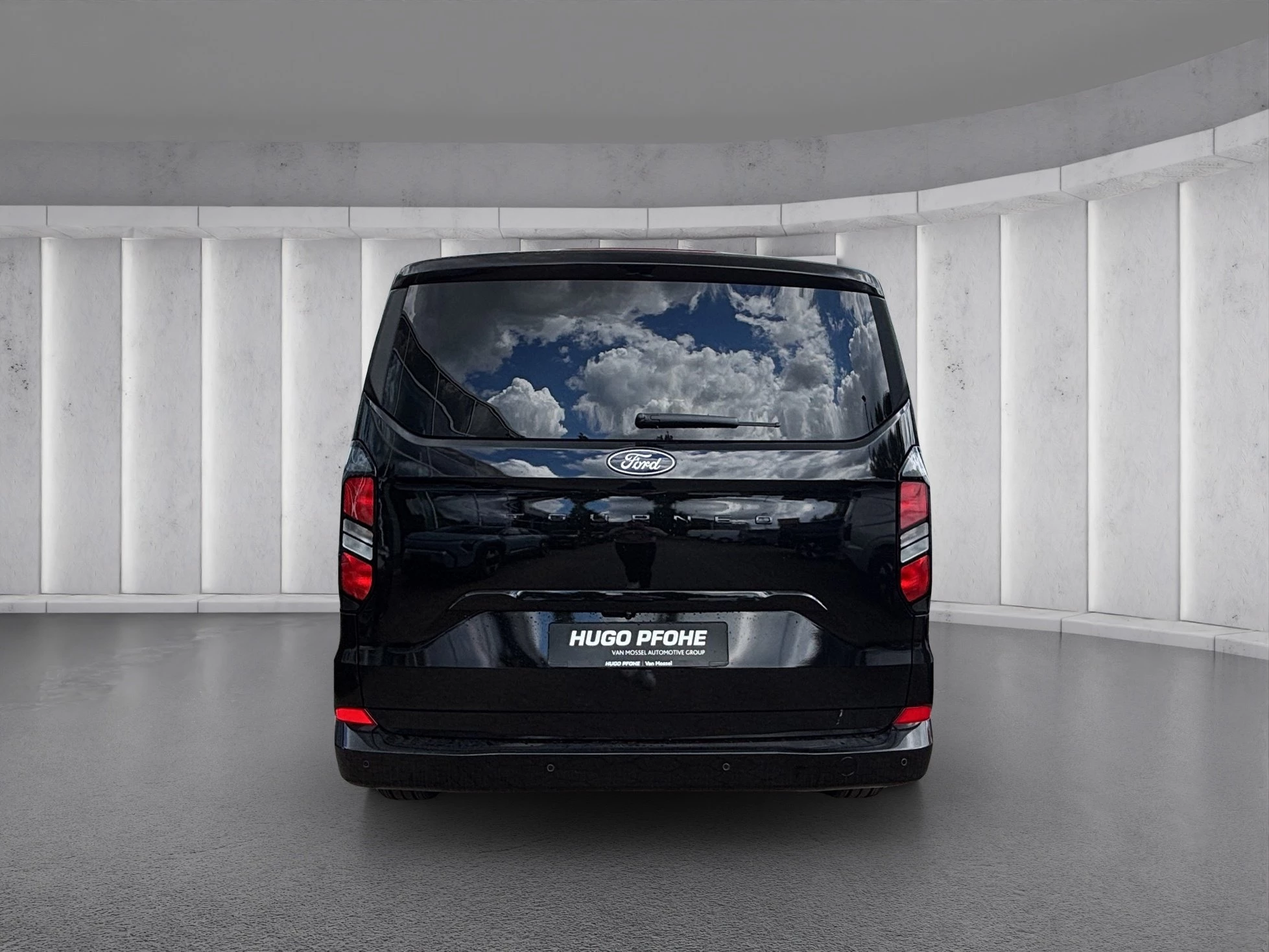 Ford Tourneo Custom Titanium 2.0 EcoBlue 125kW 320 L1 Auto FWD Van. 4-türig