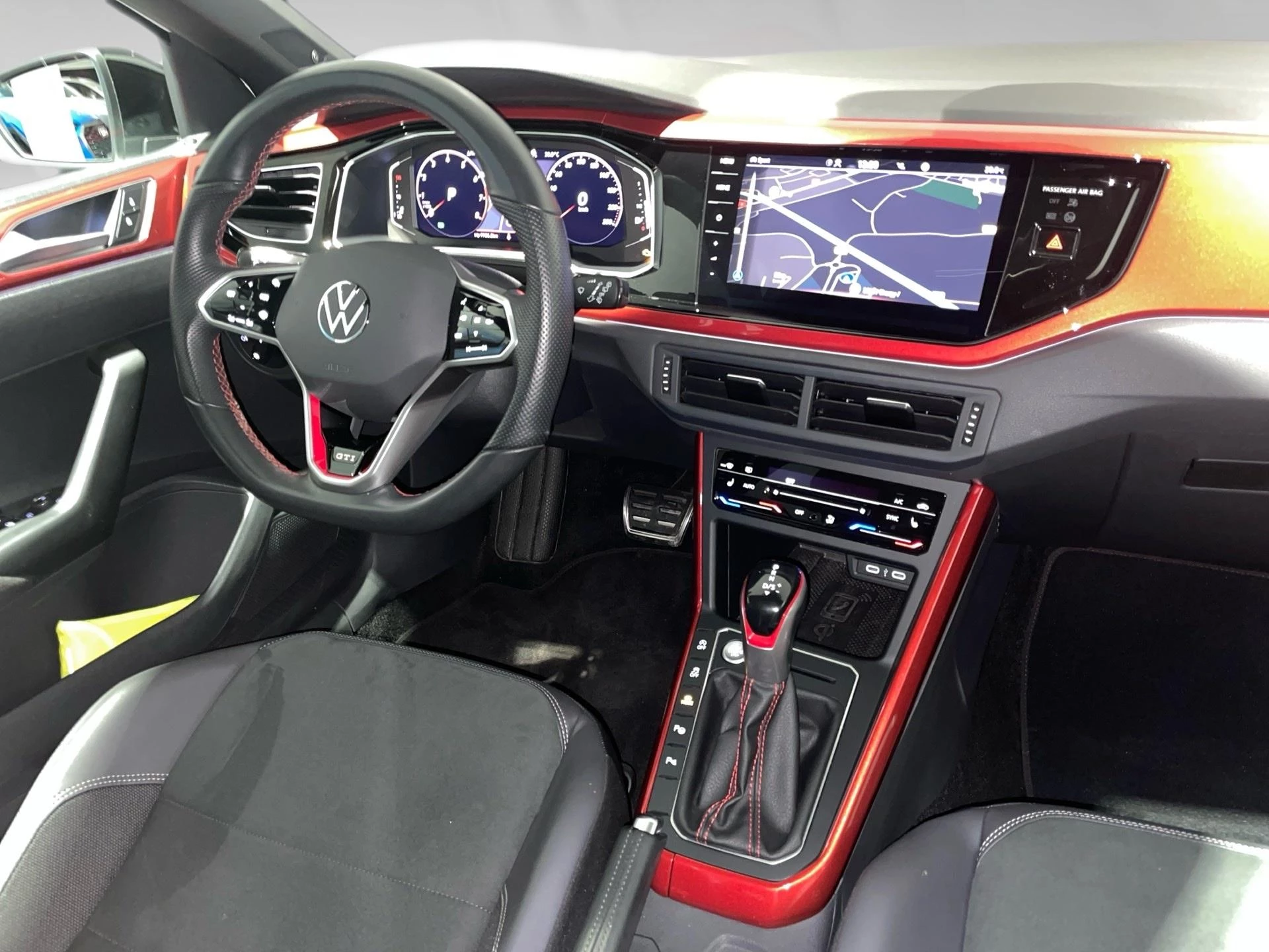 Volkswagen-Polo-image-6