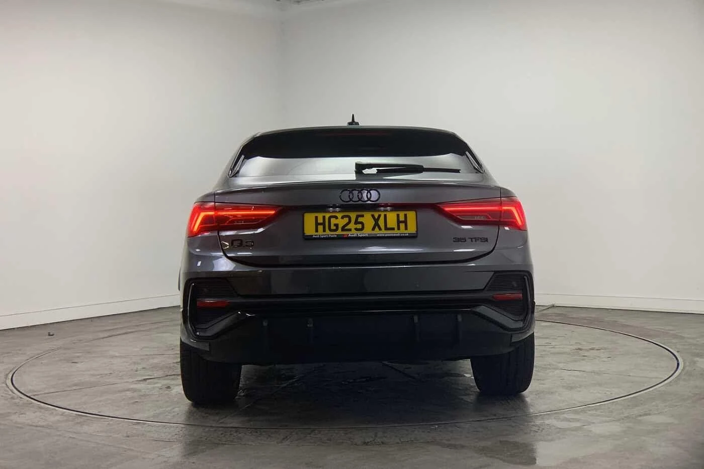 Audi-Q3-image-10