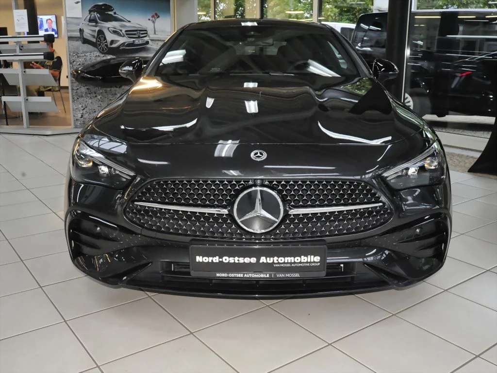 Mercedes-Benz-CLE 200-image-3