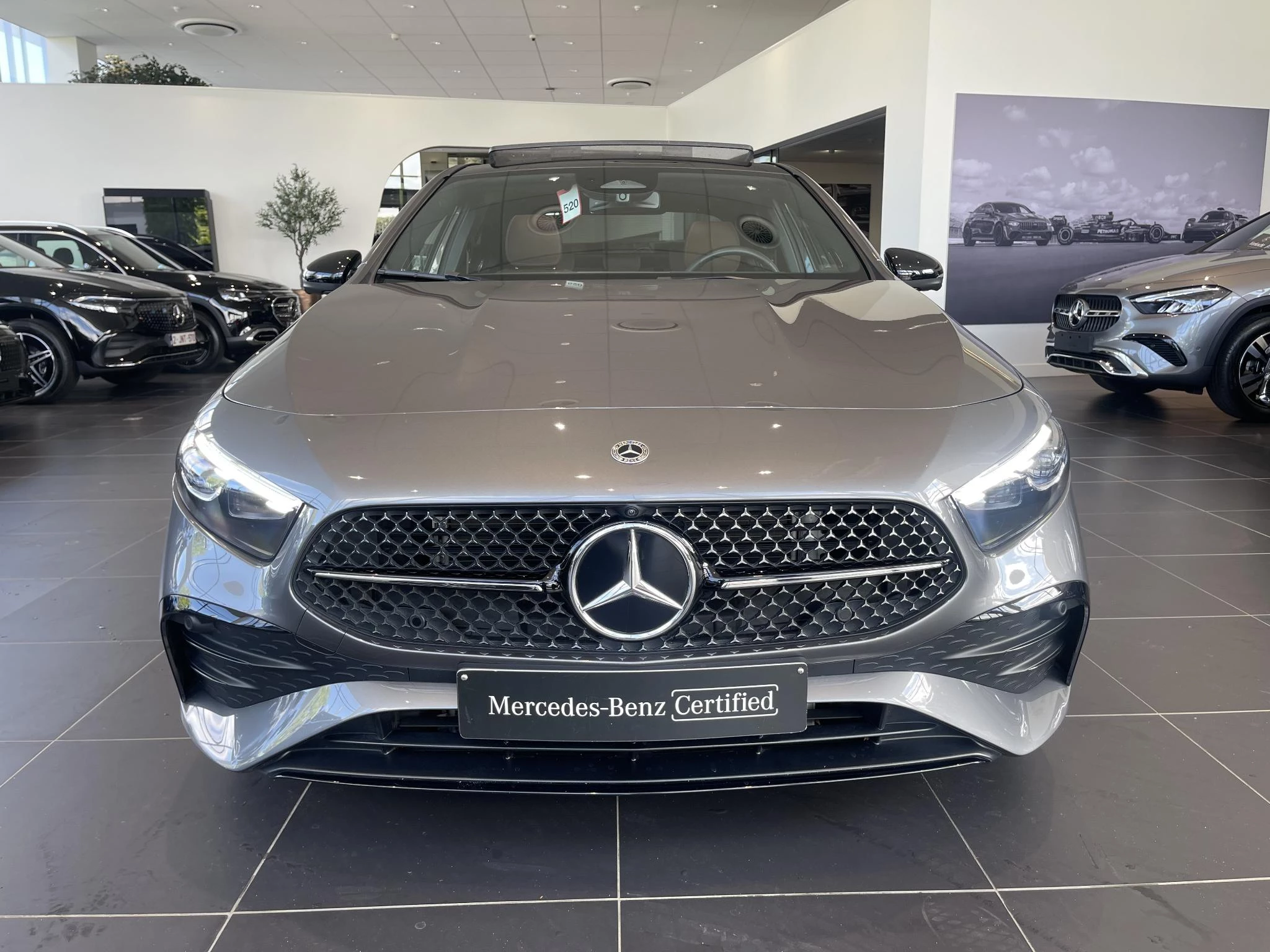 Mercedes-Benz A-Klasse 200 d AMG Line Limousine + PANO DAK + MULTIBEAM + BURMESTER +