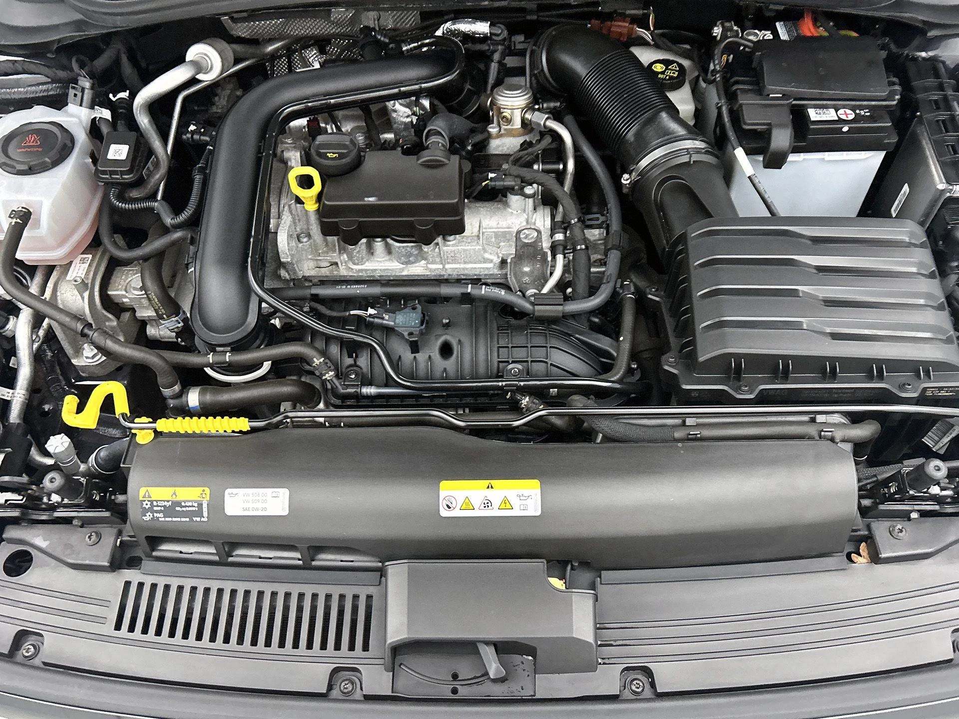 Volkswagen-Polo-image-27