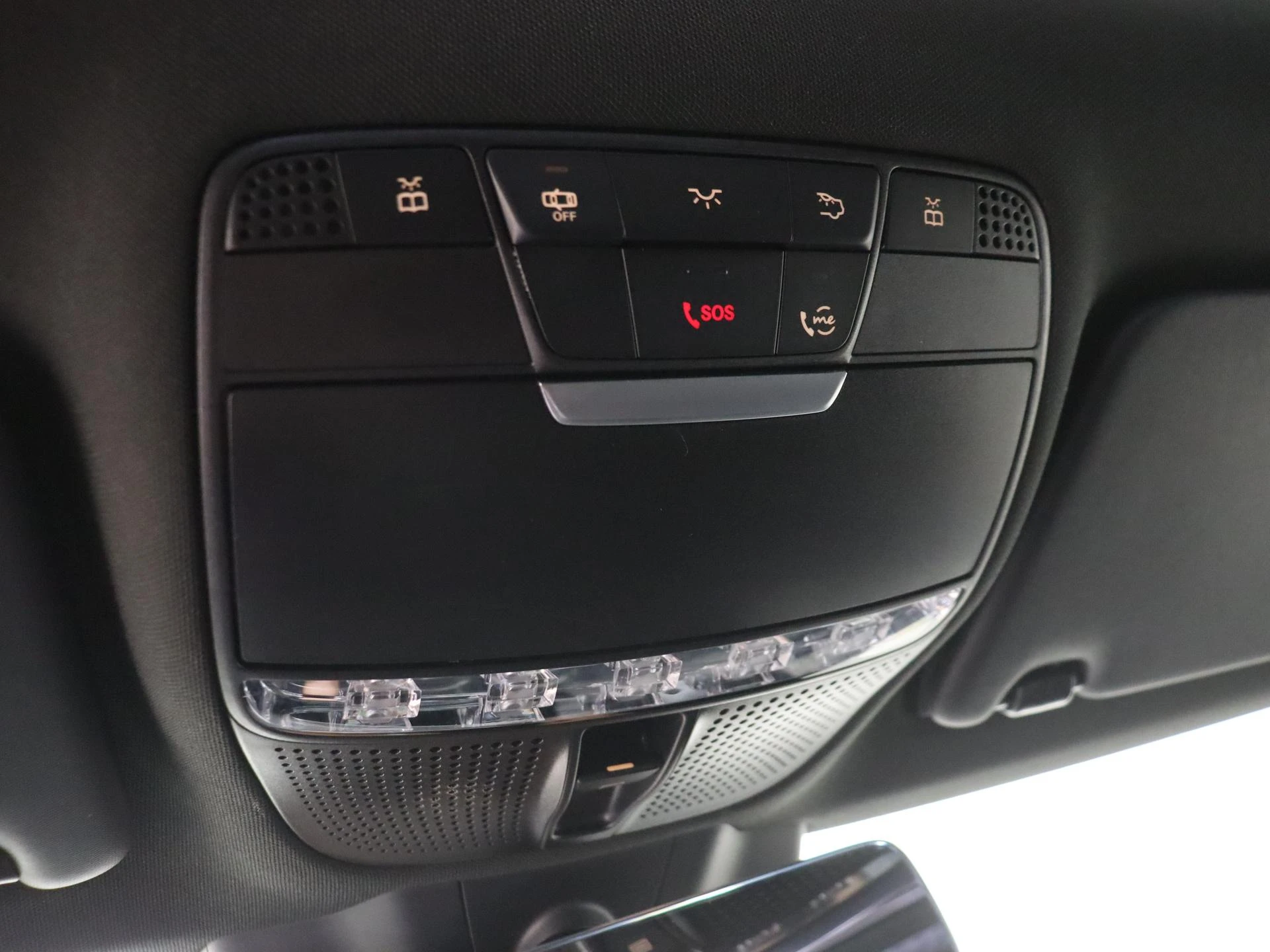 Mercedes-Benz-C-Klasse-image-22