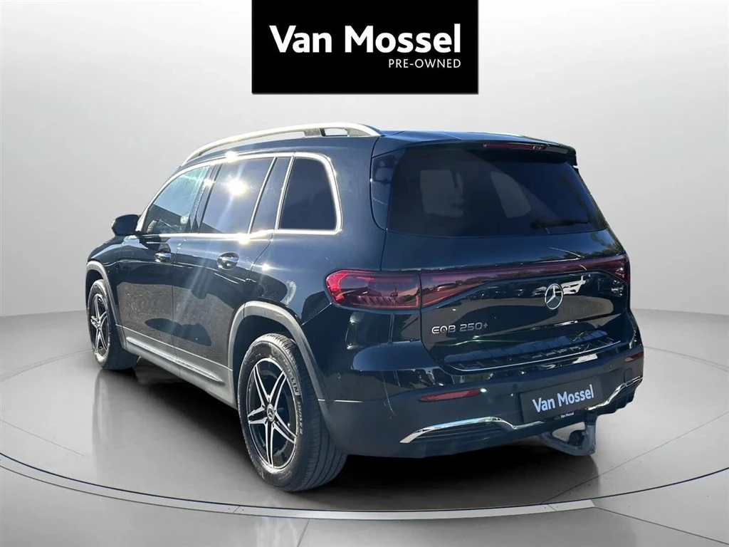 Mercedes-Benz-EQB-image-6