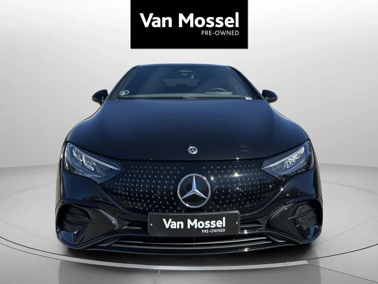 Mercedes-Benz-EQE-image-1