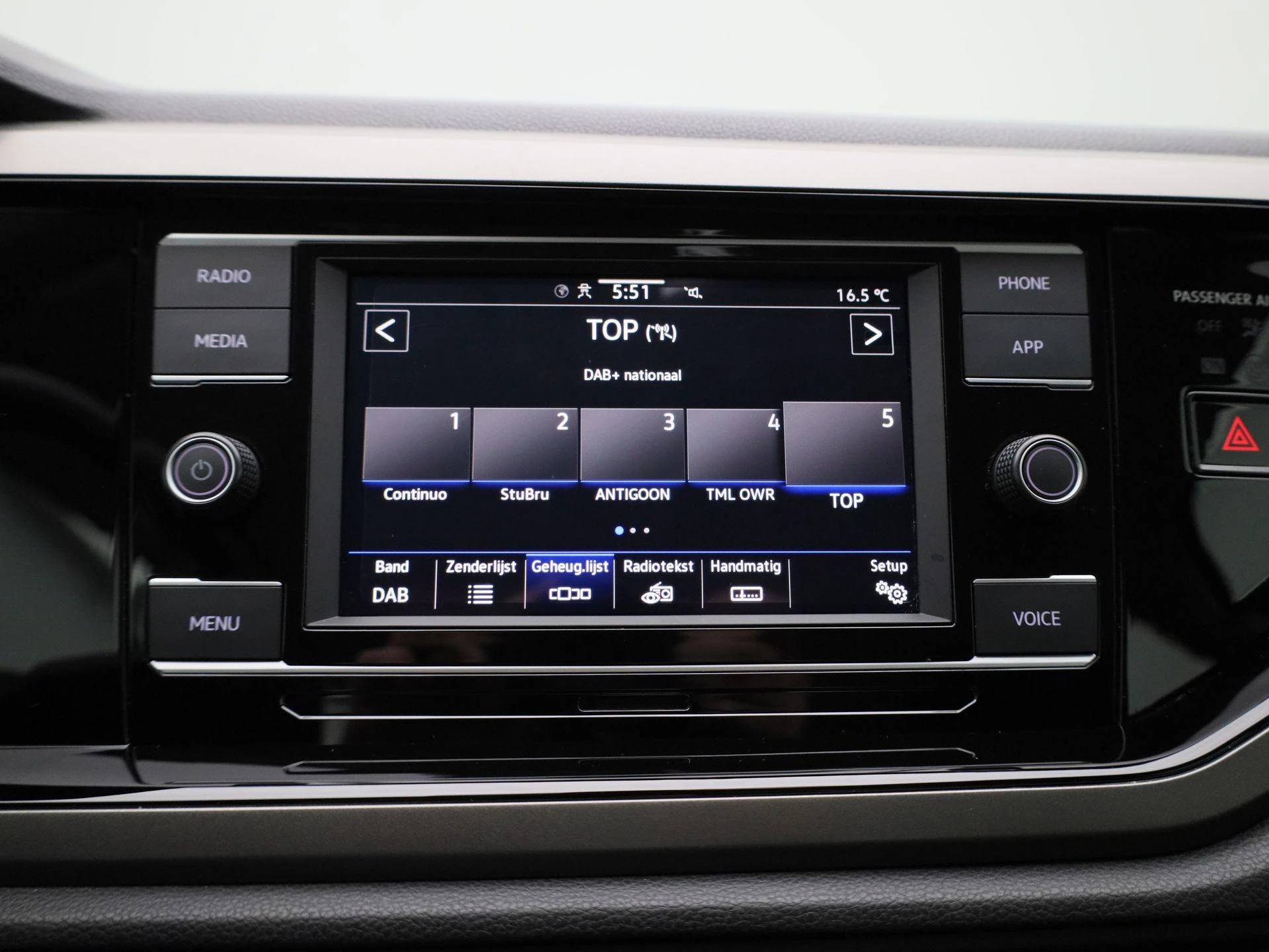 Volkswagen-Polo-image-15