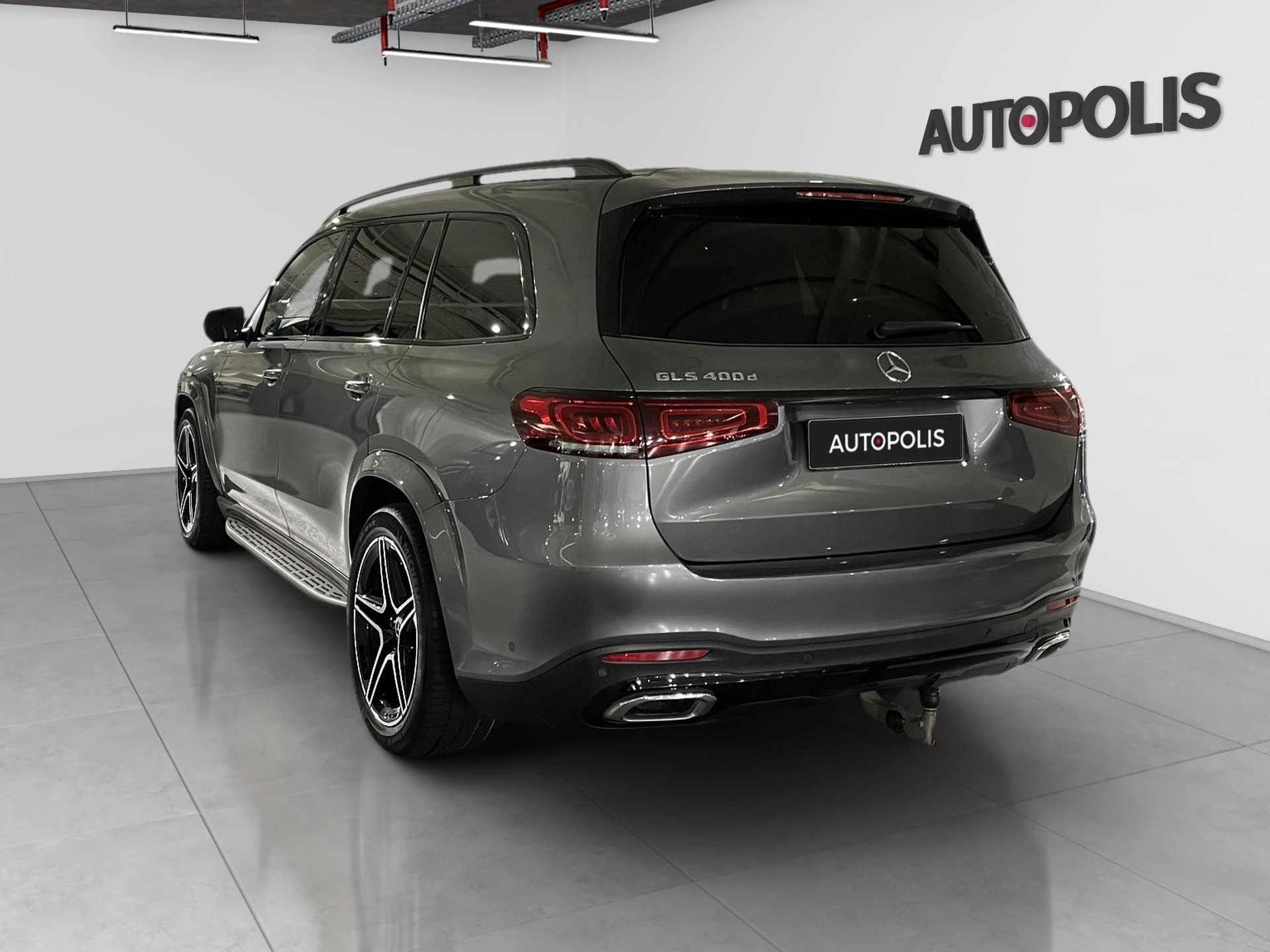 Mercedes-Benz-GLS-image-22