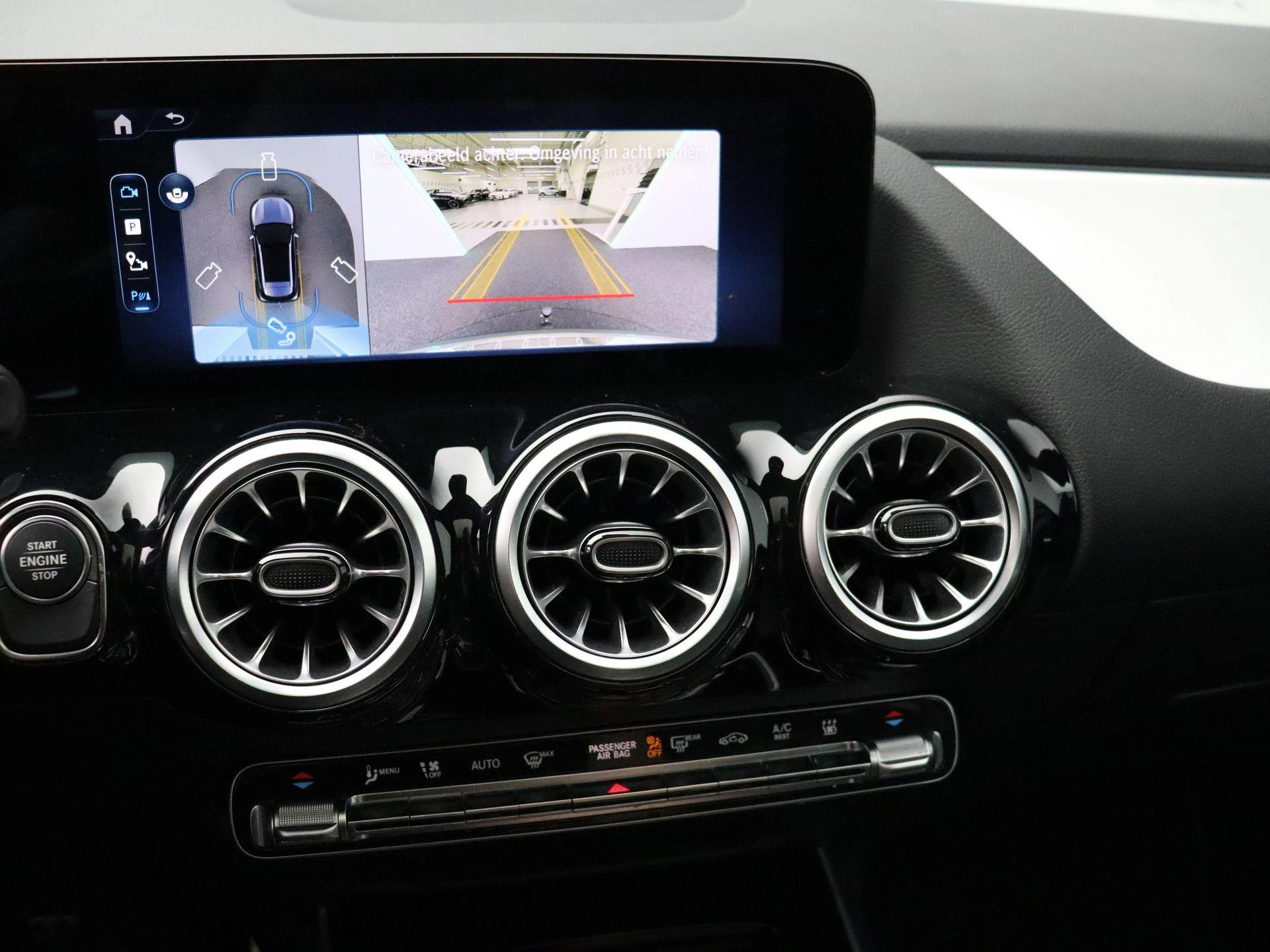 Mercedes-Benz-GLA-image-19