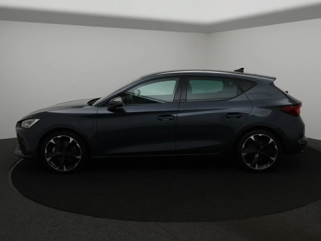 CUPRA-Leon-image-23