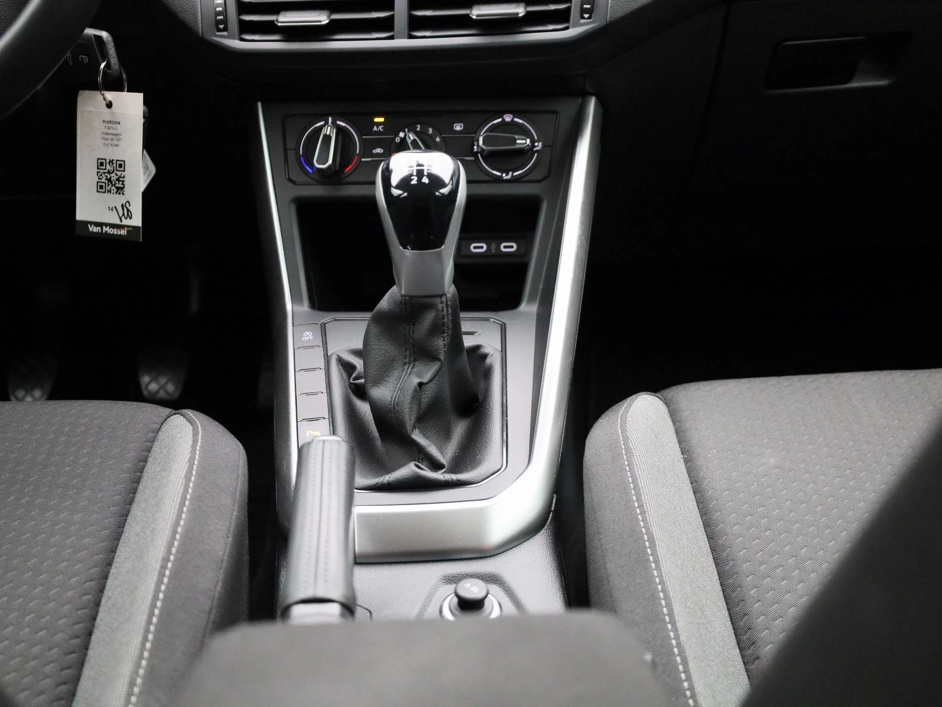 Volkswagen-Polo-image-9